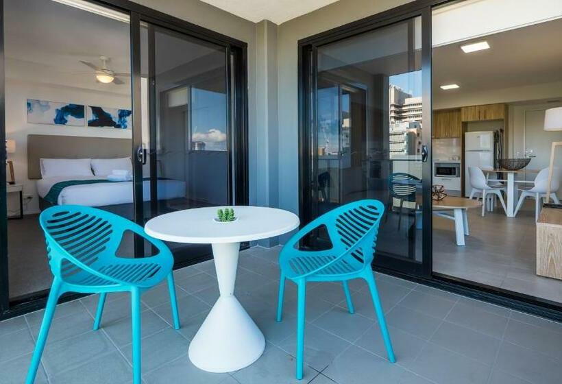 1 Bedroom Apartment with Balcony