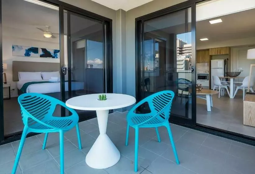 1 Bedroom Apartment with Balcony