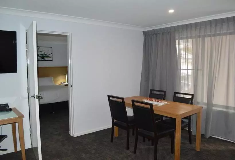 Perhesviitti, Best Western Club Quirindi Motel