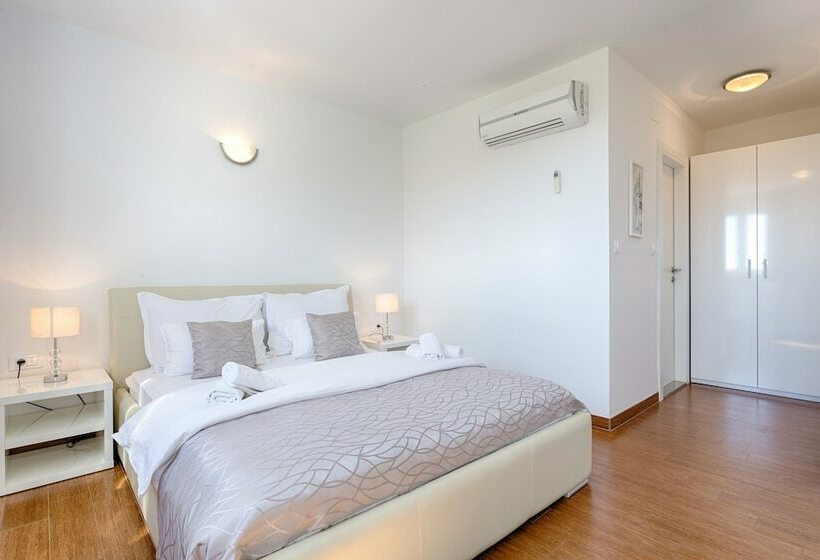 غرفة قياسية مطلّة علي البحر, Adriatic Queen Rooms & Apartments