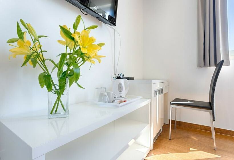 غرفة قياسية مطلّة علي البحر, Adriatic Queen Rooms & Apartments