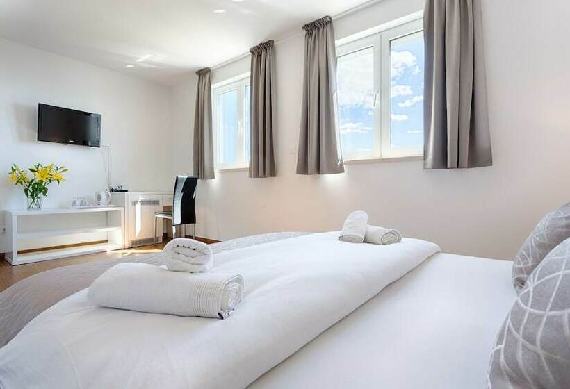 غرفة قياسية مطلّة علي البحر, Adriatic Queen Rooms & Apartments