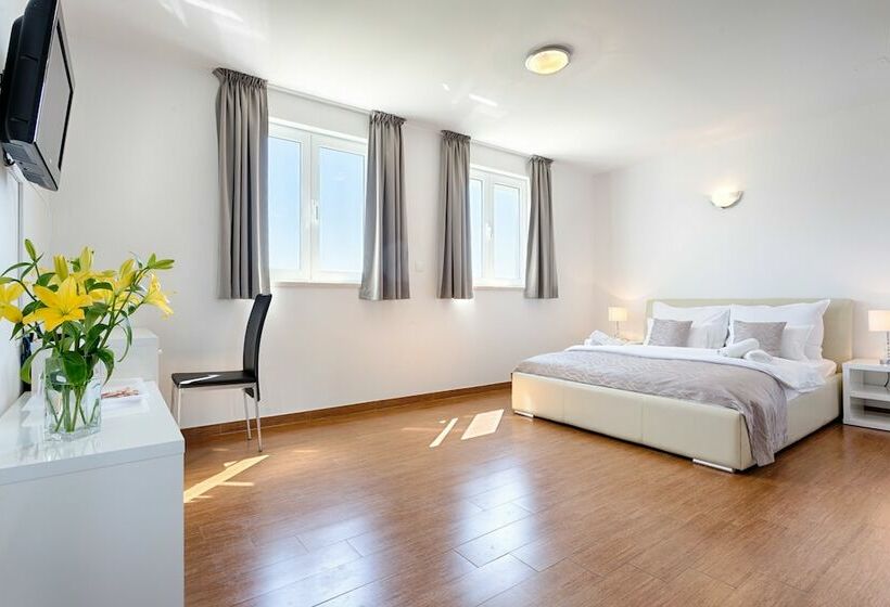 غرفة قياسية مطلّة علي البحر, Adriatic Queen Rooms & Apartments