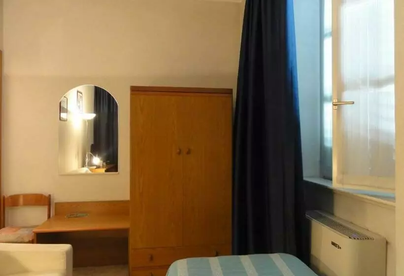 Standard Yhden Hengen Huone, Albergo Ristorante Grigna