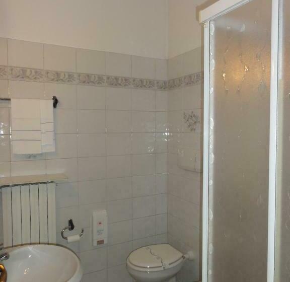 غرفة قياسية ثلاثية, Albergo Ristorante Grigna