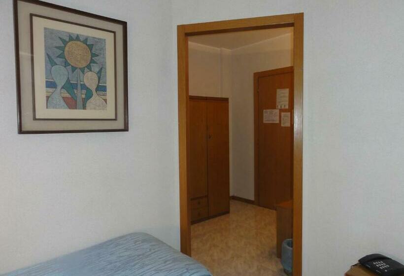 غرفة قياسية ثلاثية, Albergo Ristorante Grigna