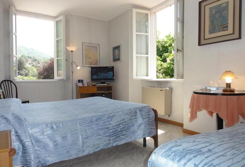 غرفة قياسية ثلاثية, Albergo Ristorante Grigna