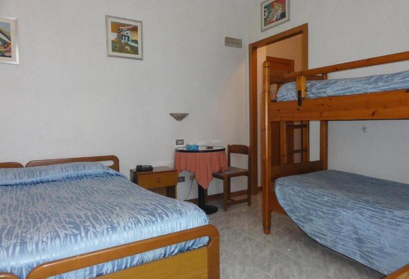 غرفة قياسية رباعية, Albergo Ristorante Grigna