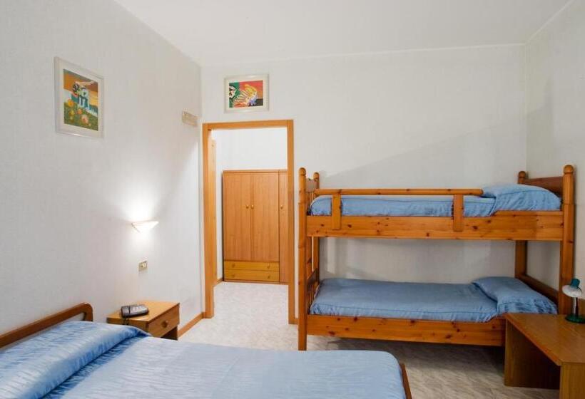 غرفة قياسية رباعية, Albergo Ristorante Grigna