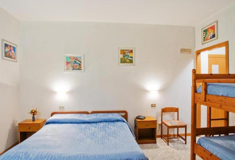 غرفة قياسية رباعية, Albergo Ristorante Grigna