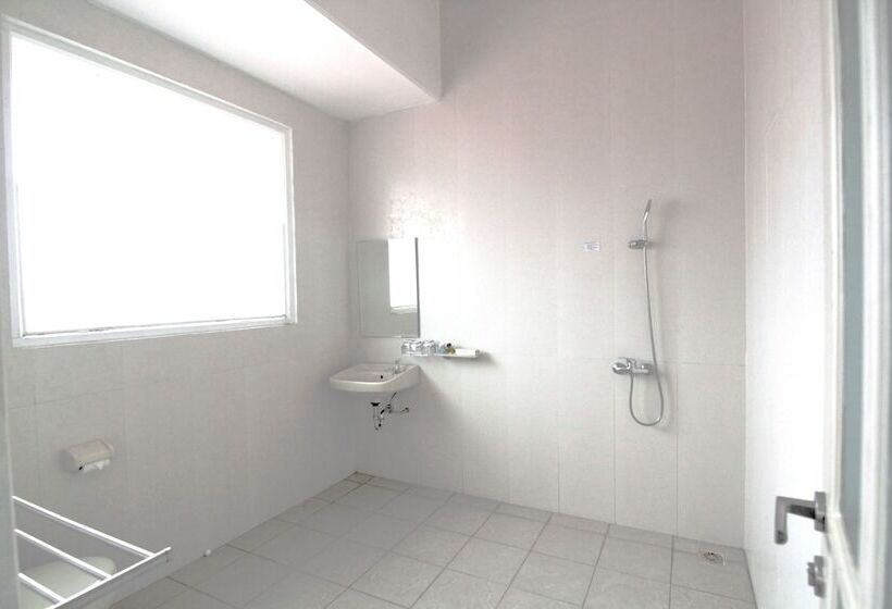 Quarto Estandar, Family Hotel Gradia 2