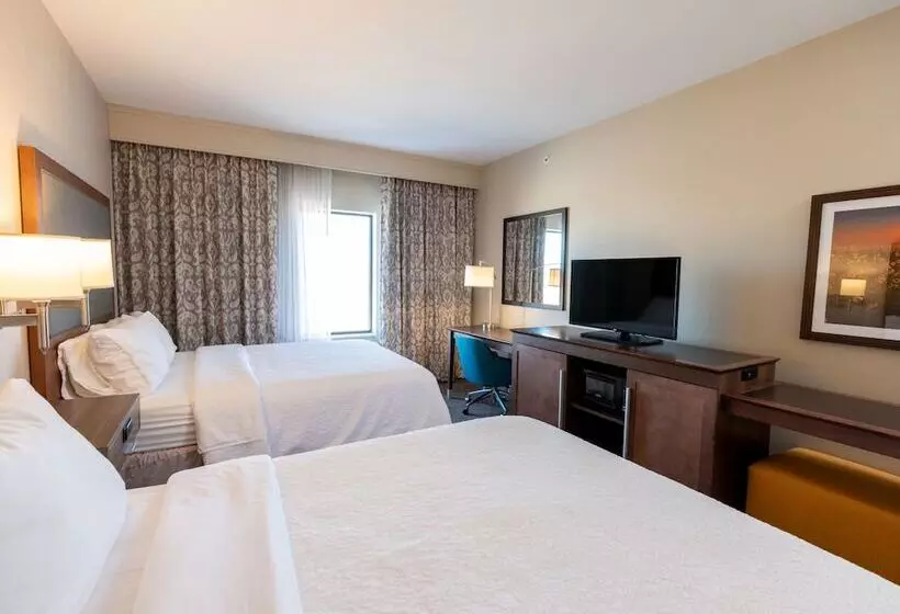 スタンダードルーム, Flag Point Inn & Suites Pratt By Fairbridge