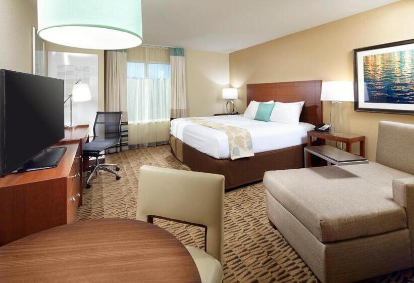 Люкс Superior, Hawthorn Suites By Wyndham Wheeling At The Highlands