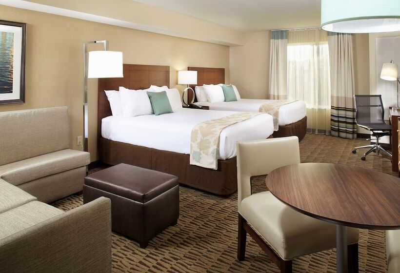 Люкс Адаптированный для Инвалидов, Hawthorn Suites By Wyndham Wheeling At The Highlands