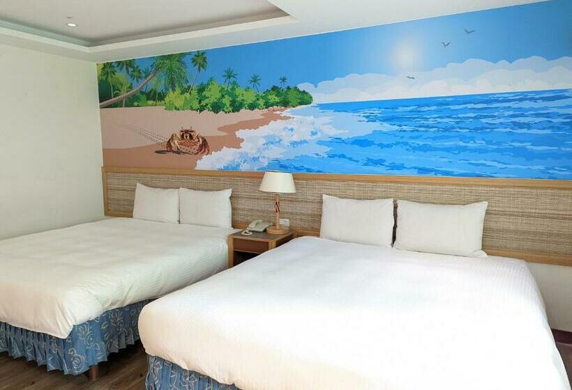 اتاق استاندارد چهار تخته, Howard Kenting Wonder House