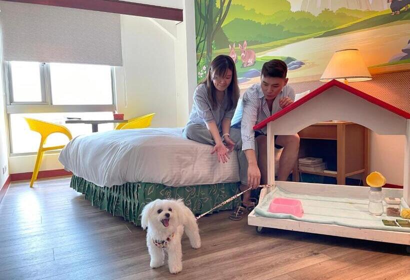 اتاق کلاسیک, Howard Kenting Wonder House