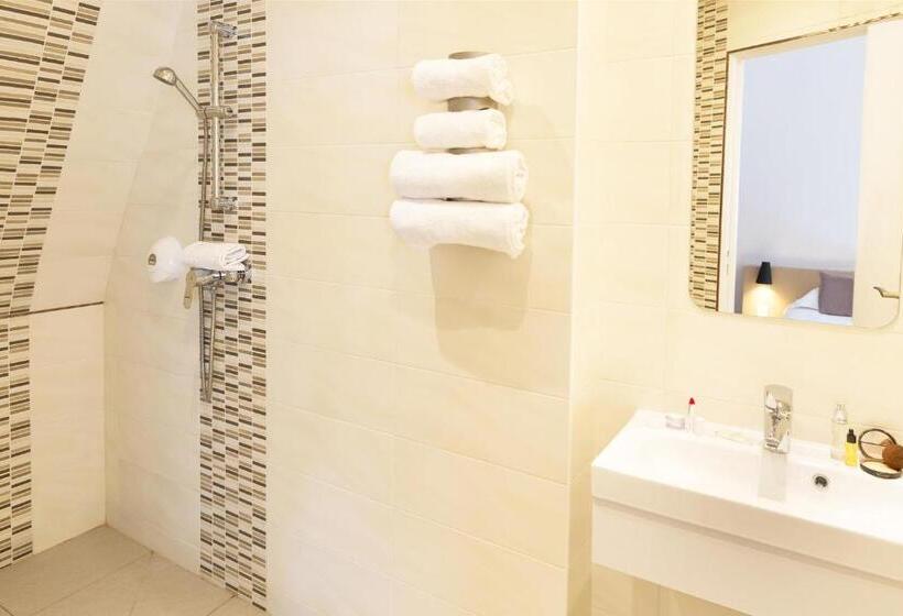 اتاق سوپریور, Le Saint Germain