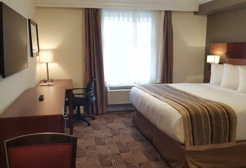 جناح جونيور, Kindersley Inn