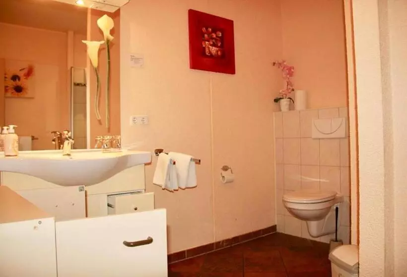 آپارتمان 1 خوابه همکف, Krabatresidenz   Apartmenthaus