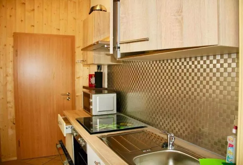 آپارتمان 1 خوابه همکف, Krabatresidenz   Apartmenthaus