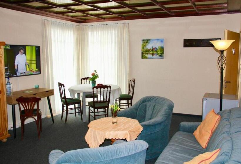 低层单卧公寓, Krabatresidenz   Apartmenthaus