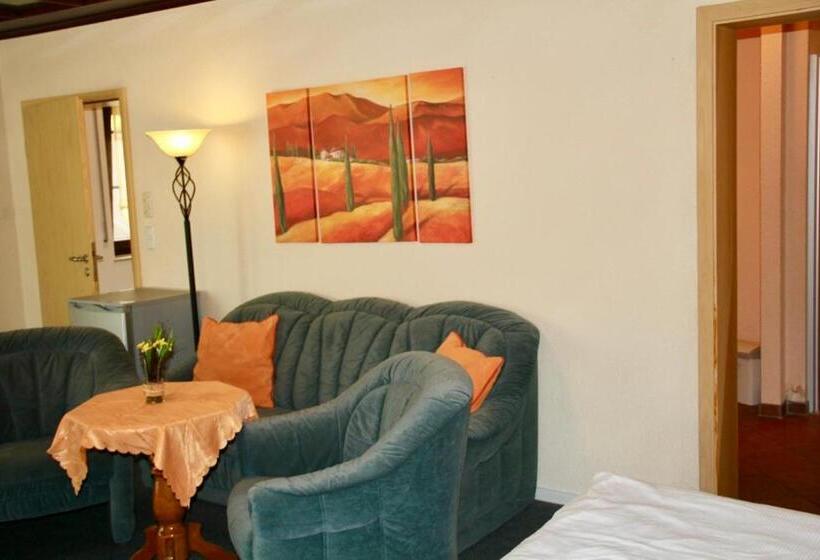 低层单卧公寓, Krabatresidenz   Apartmenthaus