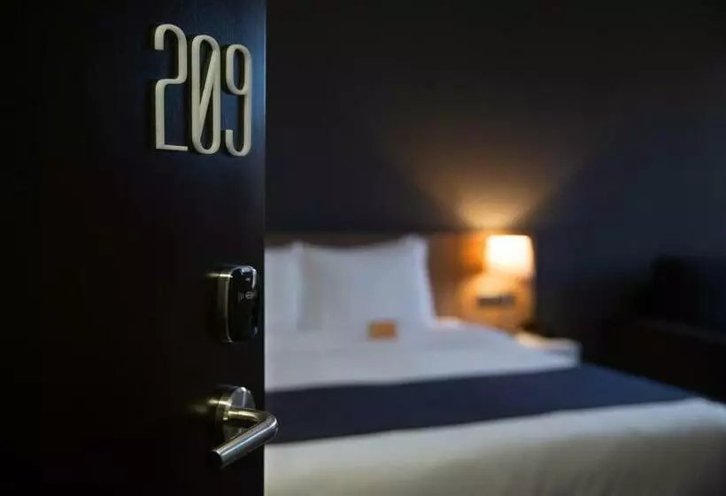 اتاق لوکس, Nova Hotel Yerevan