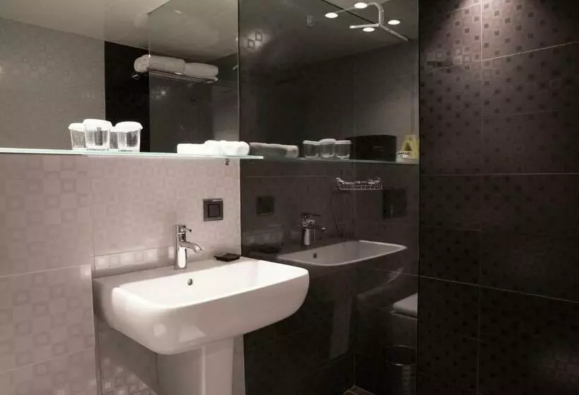 اتاق اکونومی, Nova Hotel Yerevan
