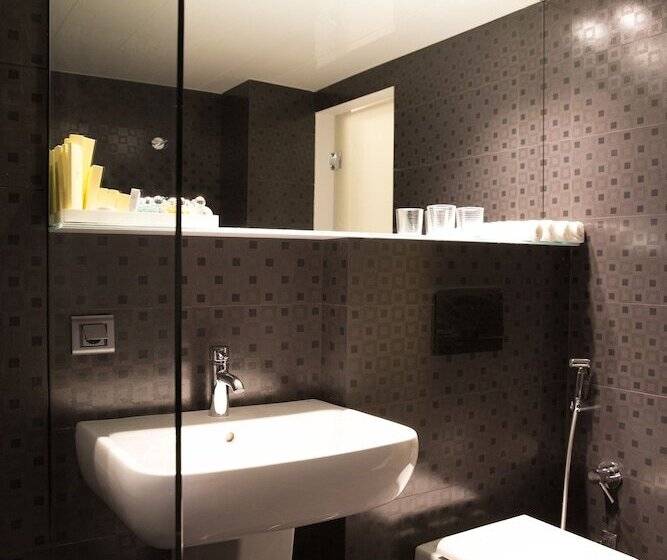 디럭스 룸, Nova Hotel Yerevan