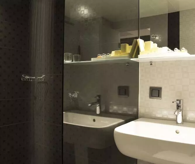 اتاق لوکس, Nova Hotel Yerevan