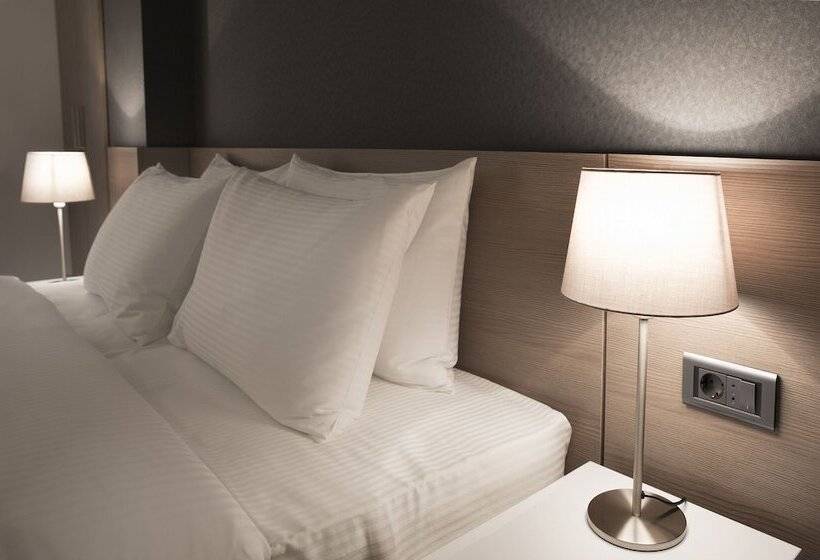 디럭스 룸, Nova Hotel Yerevan