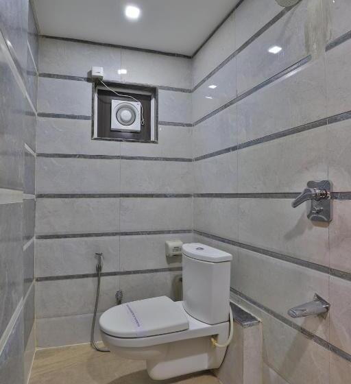 غرفة كلاسيكية ثلاثية, Planet