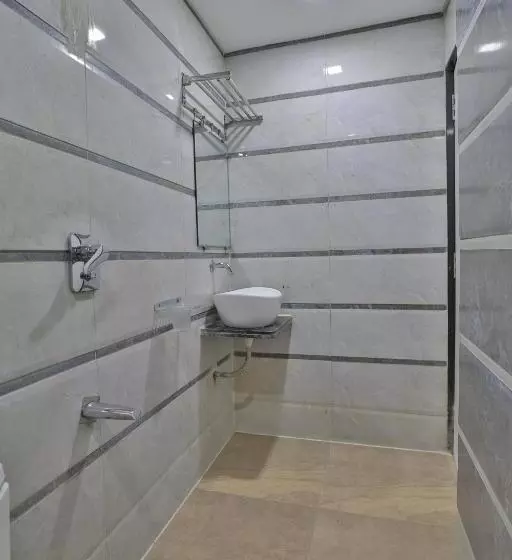 Chambre Triple Classique, Planet
