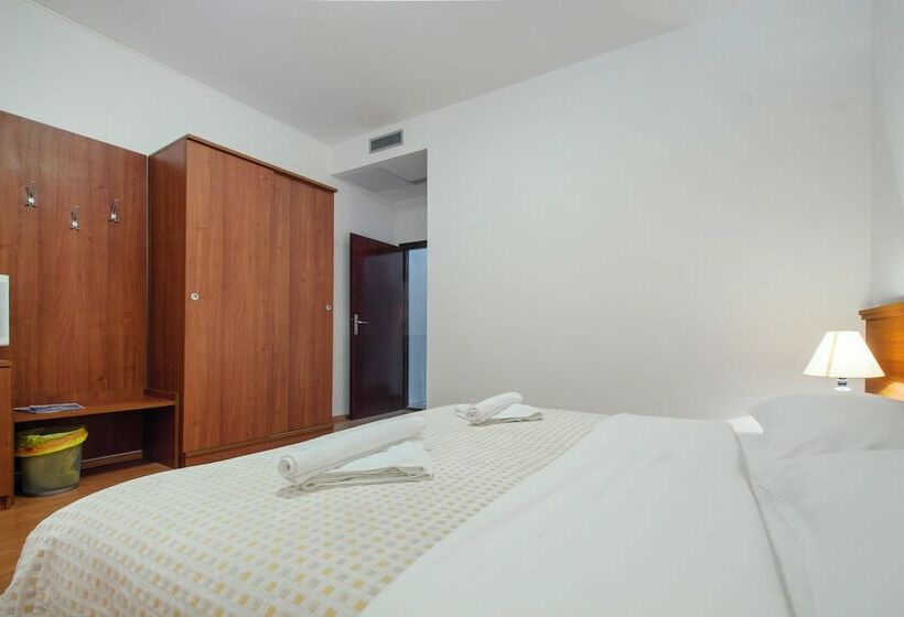 חדר סטנדרט נוף לים עם מרפסת, Plava Laguna