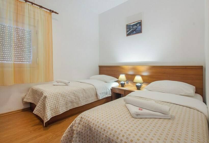 オーシャンビュースタンダードルームバルコニー付き, Plava Laguna