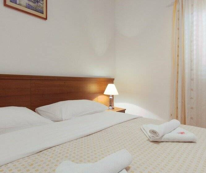 オーシャンビュースタンダードルームバルコニー付き, Plava Laguna