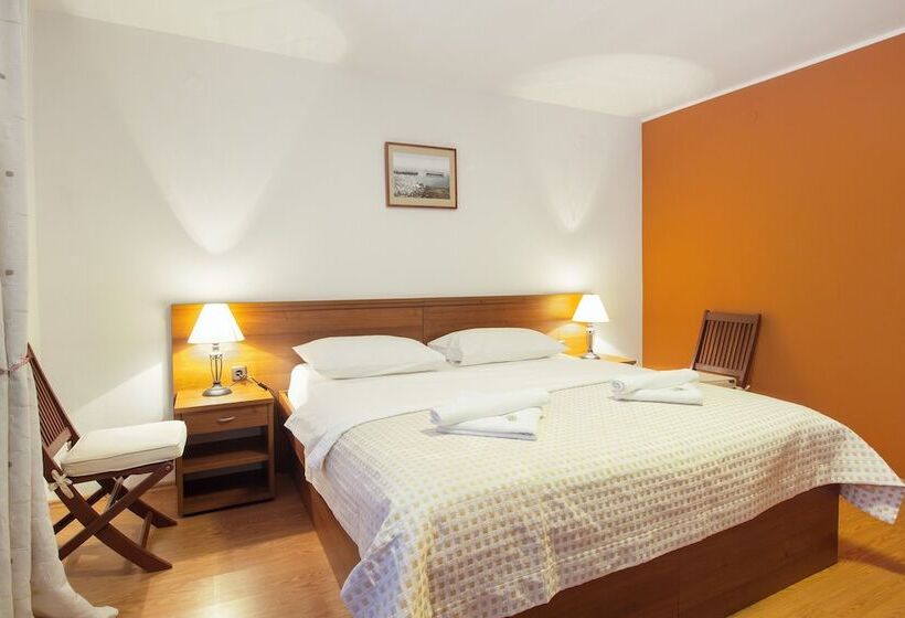 חדר סטנדרט נוף לים עם מרפסת, Plava Laguna