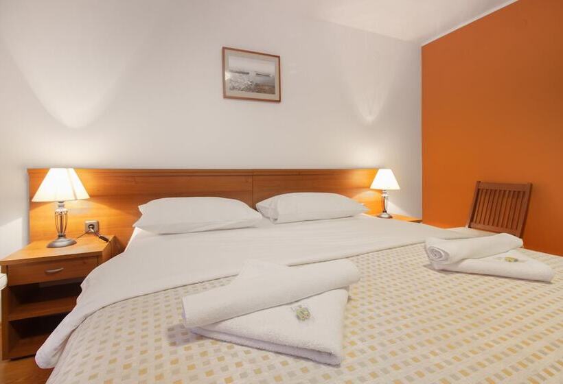 オーシャンビューファミリールーム, Plava Laguna