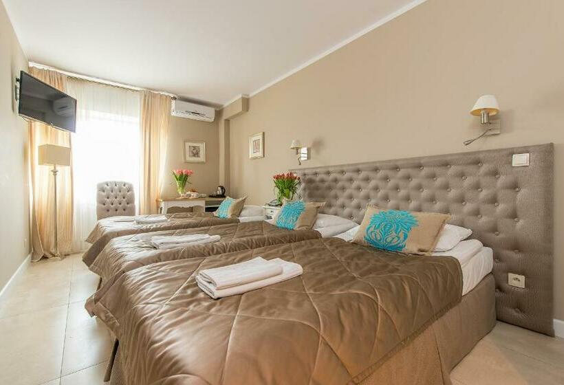 غرفة كلاسيكية ثلاثية, Riviera Resort Airport Modlin