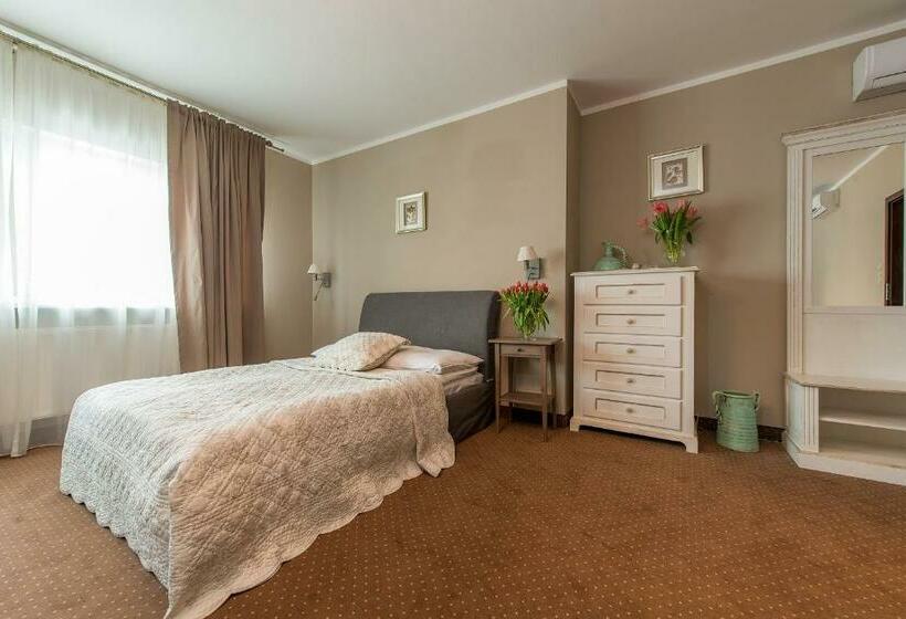 Трехместный Номер Классика, Riviera Resort Airport Modlin
