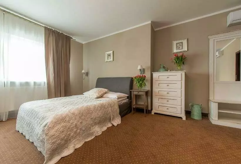 اتاق کلاسیک سه تخته, Riviera Resort Airport Modlin