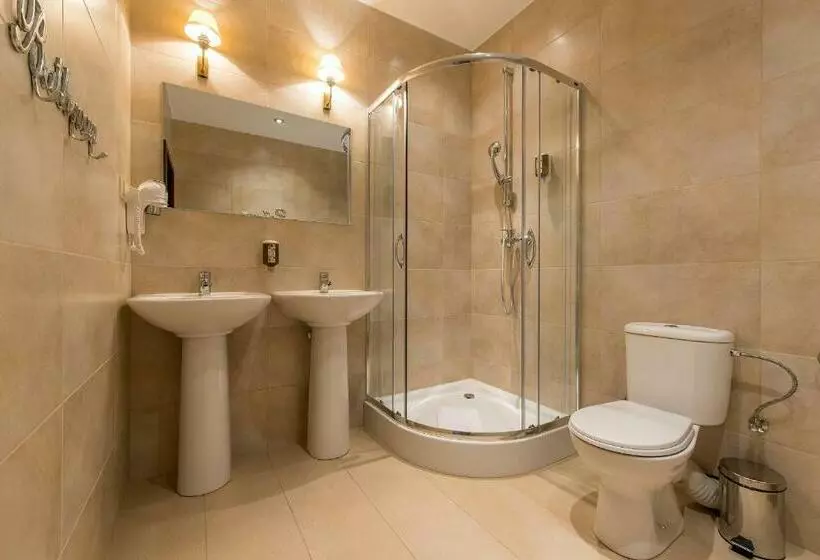 سوییت سوپریور, Riviera Resort Airport Modlin