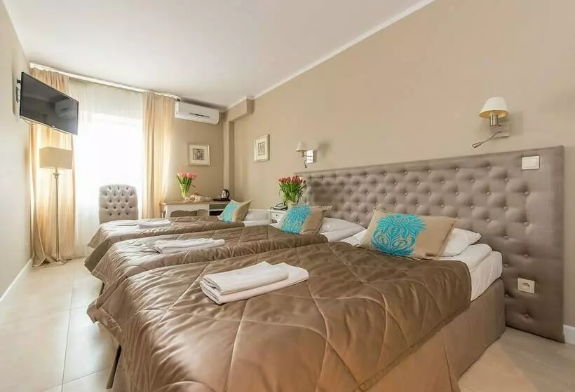 اتاق استاندارد سه نفره, Riviera Resort Airport Modlin