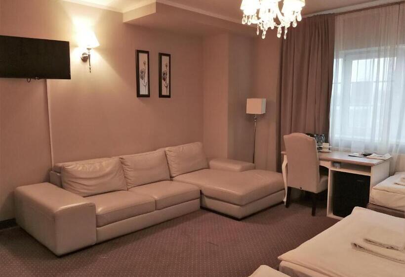 Семейный Номер Superior, Riviera Resort Airport Modlin