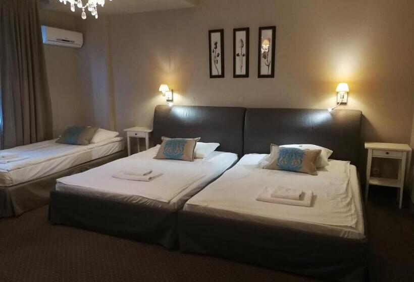 غرفة سوبيريور عائلية, Riviera Resort Airport Modlin