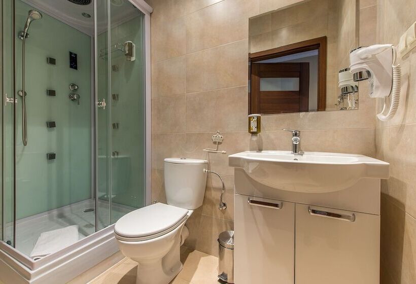 غرفة قياسية ثلاثية, Riviera Resort Airport Modlin