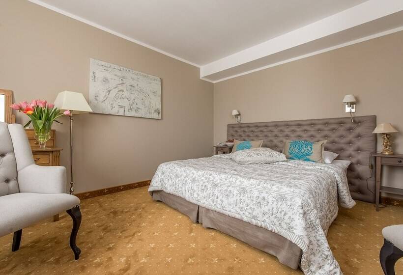 غرفة قياسية ثلاثية, Riviera Resort Airport Modlin