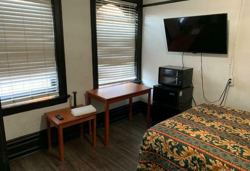 غرفة قياسية حمام مشترك, The Adrian