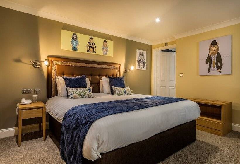 Семейный Номер Superior, The Golden Lion Hotel, St Ives, Cambridgeshire