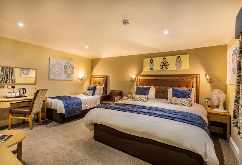 Семейный Номер Superior, The Golden Lion Hotel, St Ives, Cambridgeshire